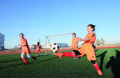 校园足球点亮梦想作文,校园足球星星之火