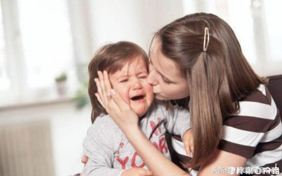 孩子性格胆小怕事内向表现有哪些,改善孩子内向胆小不敢说话的方法