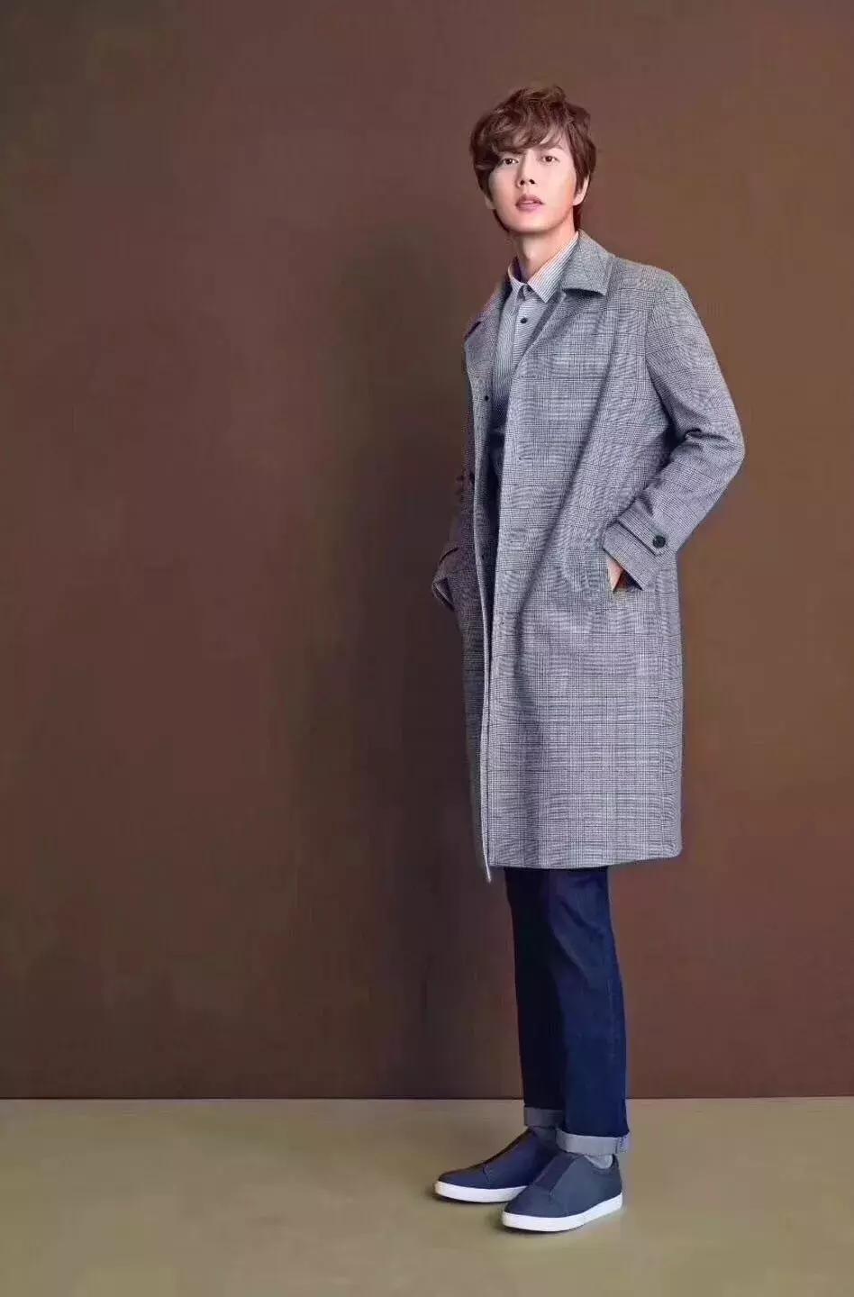 今年最流行的女士中长款风衣,2018初秋流行的新款风衣颜色