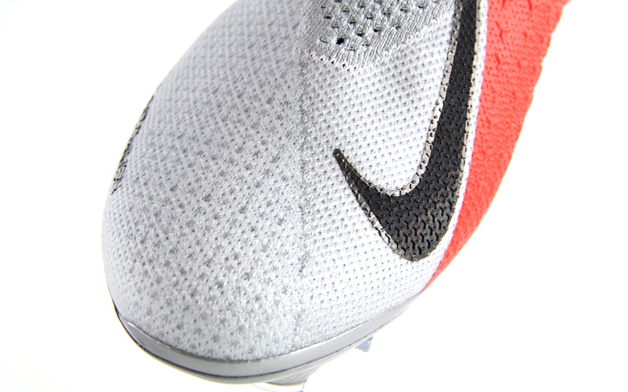 耐克暗煞phantomvsn2t,中场大师足球