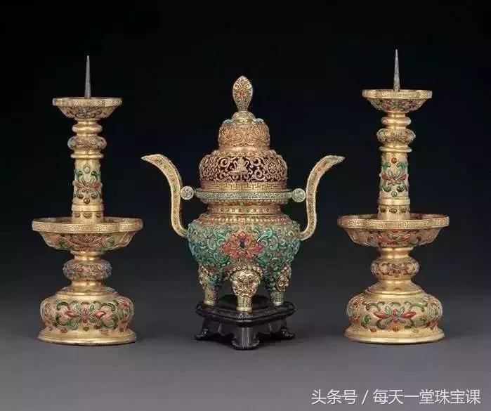 奢华珠宝与施华洛世奇水晶,锆石和施华洛世奇水晶哪个值钱