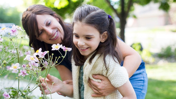 小孩遗传性讲话结巴怎么办,遗传性说话不清楚怎么治