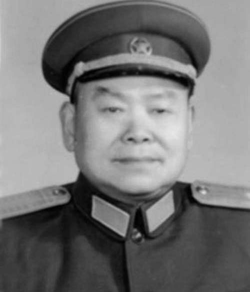 王近山跟*世友许**等人都是朋友，但关系最好的，还是这位开国少将