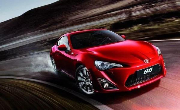 总有人说玩车是不务正业,为什么说玩赛车很费钱