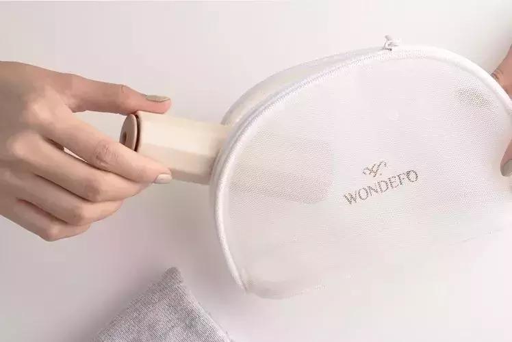 去除大衣灰尘的神器,快速简单去除羊绒大衣粘毛的妙招