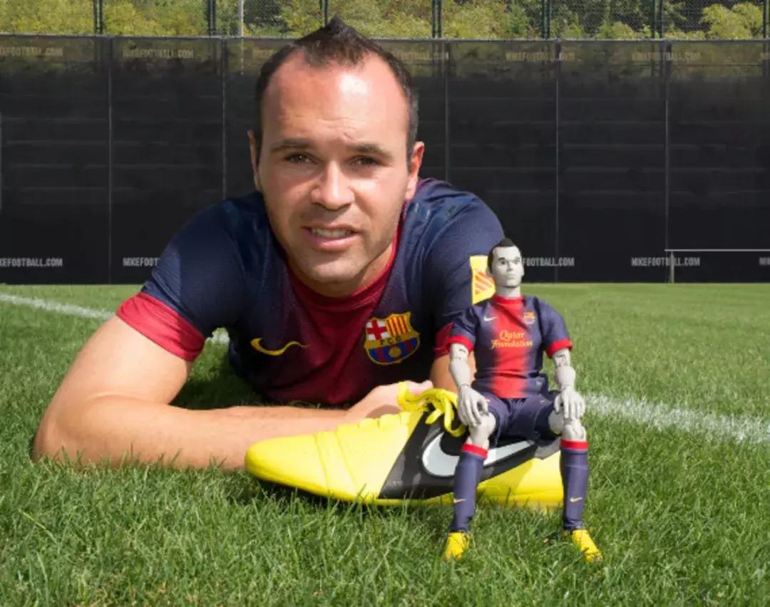 阿迪和耐克哪个足球鞋更高端,足球鞋耐克的好还是阿迪的好