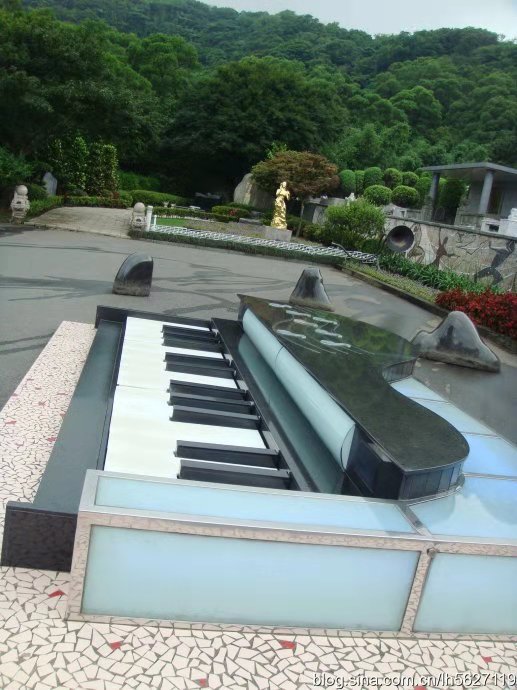 飞雪连天射白鹿笑书神侠倚碧鸳,飞雪连天射白鹿指的是哪几本书