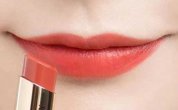 最新款的口红试色,来一波自己的口红试色