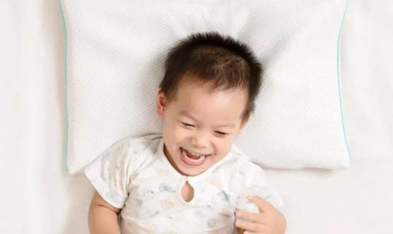 旅行带娃出行神器,带娃旅行必带的神器