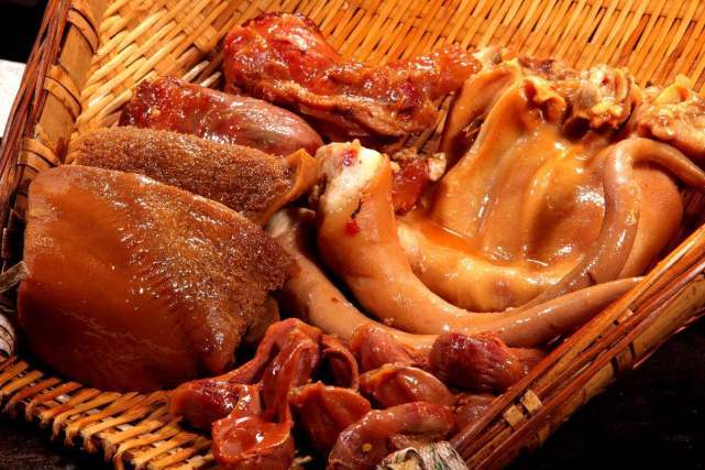 朋友卖卤味，一天利润2000，悄悄告诉我做卤菜的秘制配方