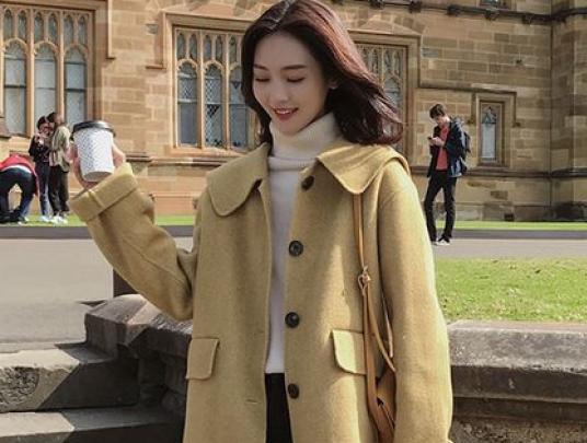 最后说一遍！大衣不要配*袜丝**，瞧韩国女人这样穿，个个迷人有气质