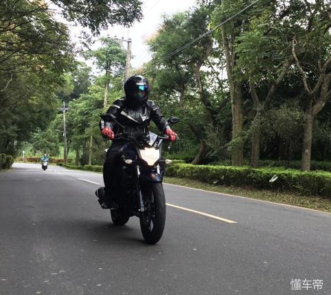 雅马哈fzs150摩托车最新版,雅马哈fz150百公里加速成绩