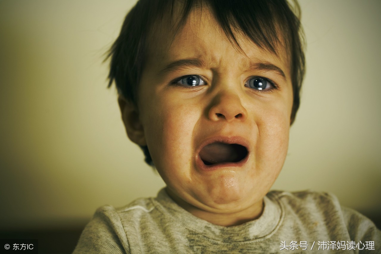 婴儿认生是件好事,宝宝处于认生期家长如何应对