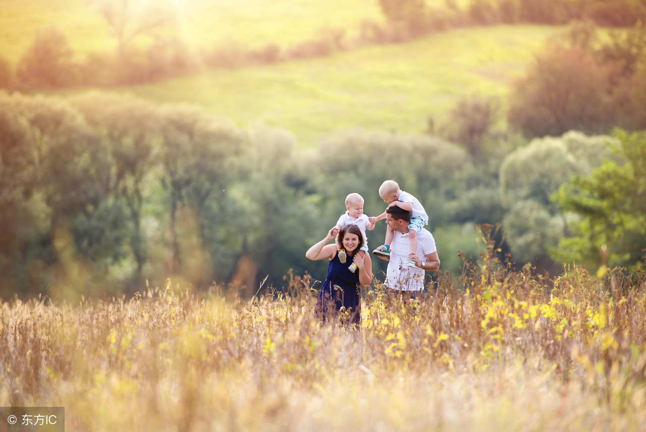 如果你腹中空空,头脑空空,你再怎么寻找活着的意义都是徒劳的