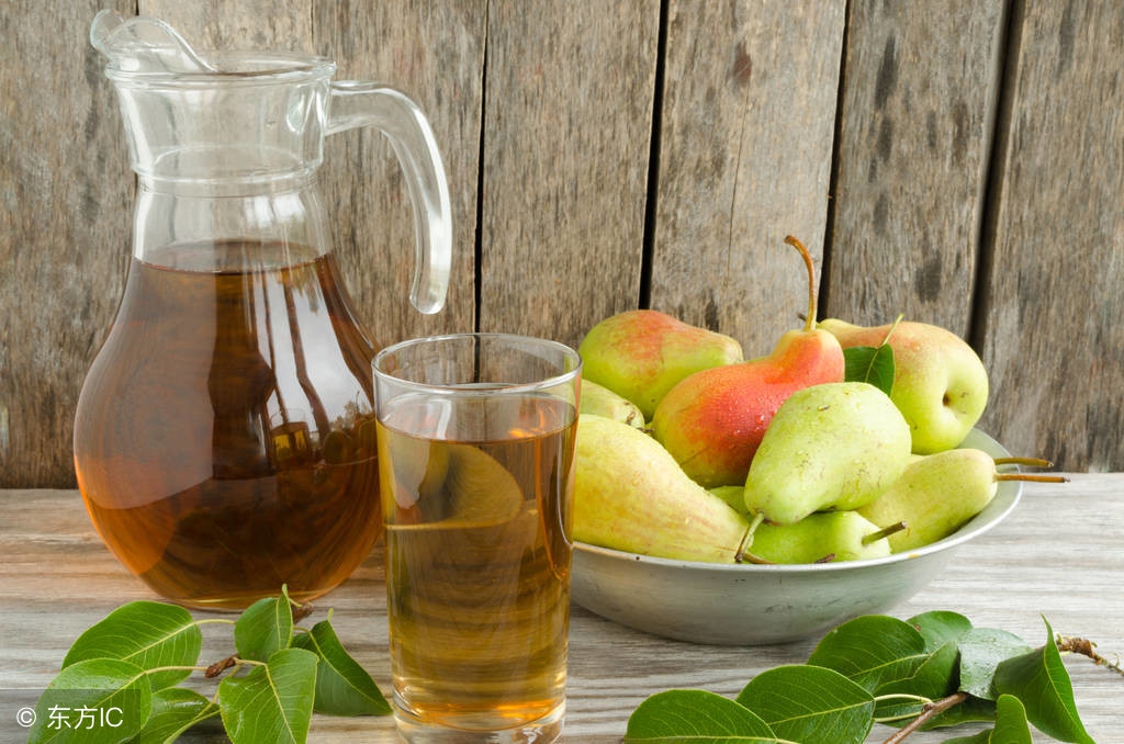 冬天嘴唇干燥怎么办用什么维生素,冬天皮肤干燥嘴唇干裂吃什么好