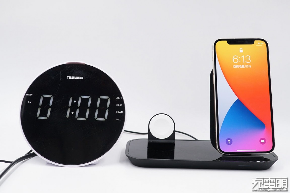 mophie二合一无线充电底座,mophie推出四合一无线充电器