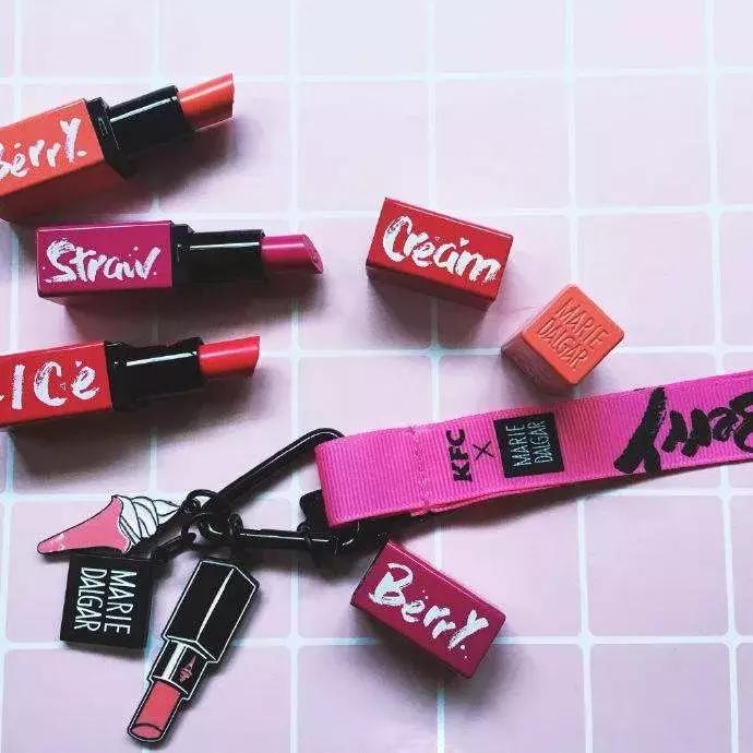 跨界奇葩｜时尚大王做秋衣，山楂打开方式其实是……