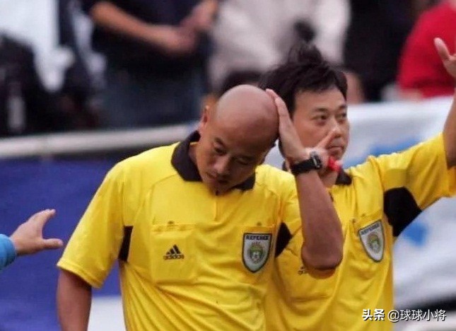 中国被荒废的足球场,荒废了几年的足球场