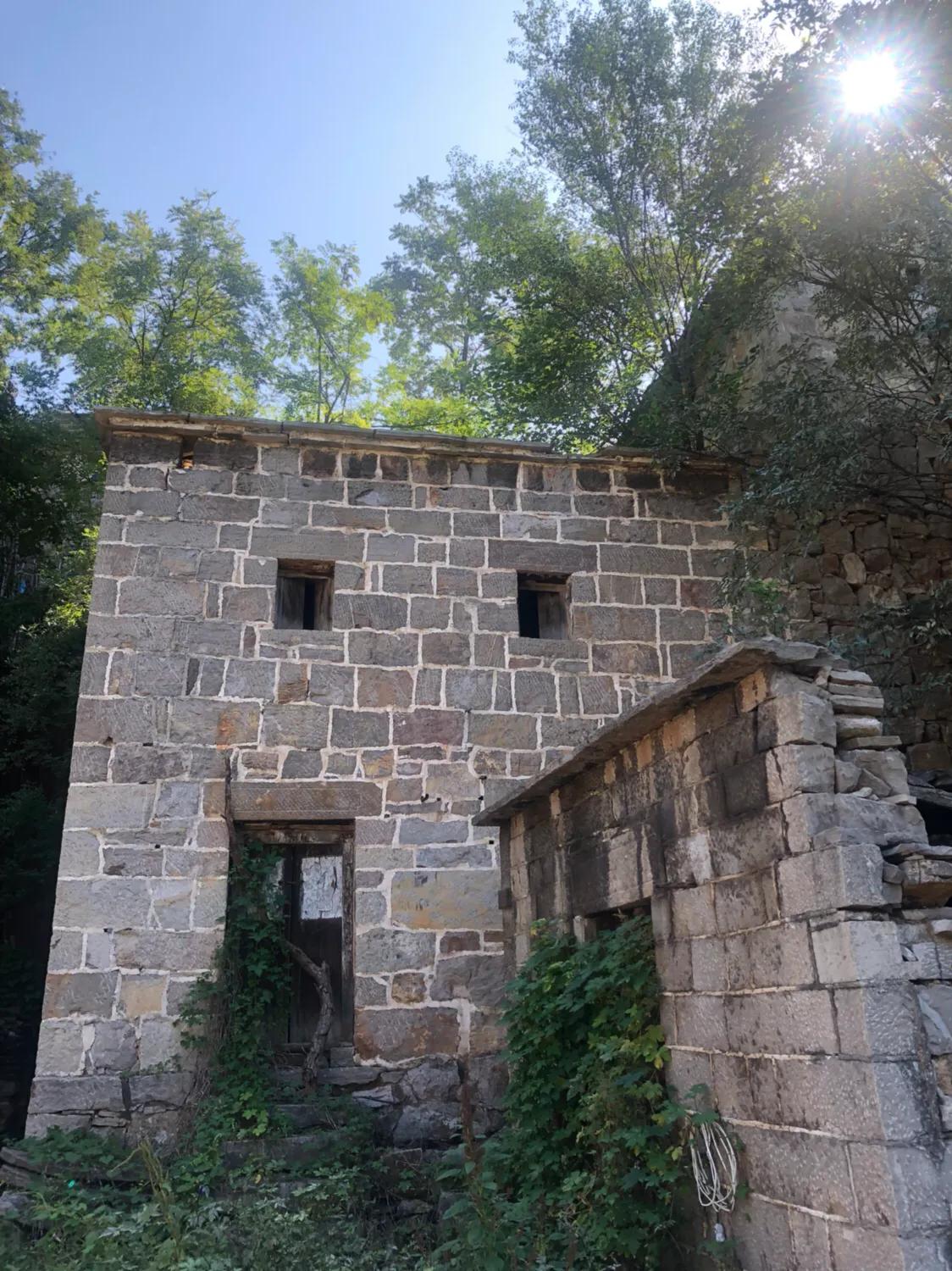 走进太行山深处山村,走进古老的石头村