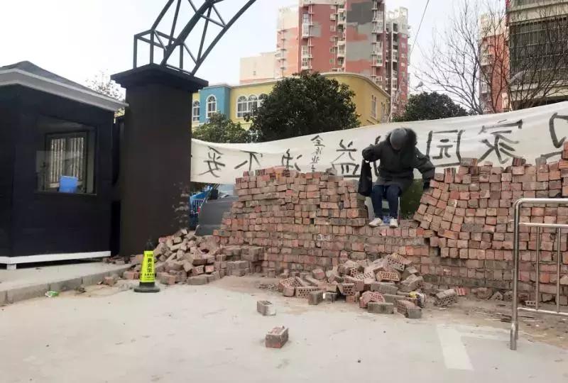 郑州铁路将有四个“主客站”；妈妈带3个孩子洗澡昏迷，2个娃死亡