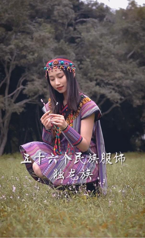 用246天拍摄中国56个民族服装,女孩耗时247天拍56个民族的服饰