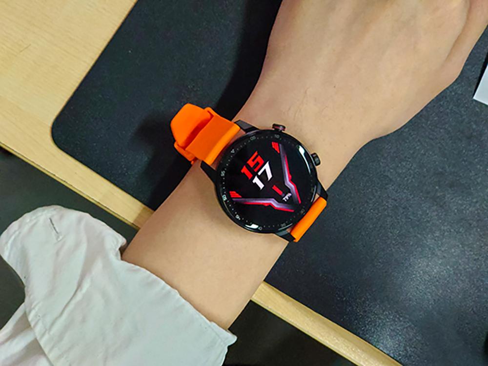 如何将智能手表用到极致,运动智能手表怎么调时间和日期