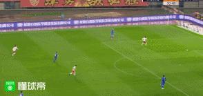 上港门将顾超视频,国门顾超禁区内两次拿球