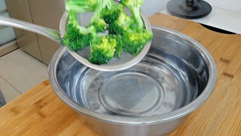 凉拌西兰花的最佳做法,凉拌西兰花怎么做最好吃