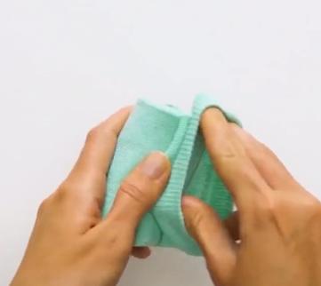 怎样折叠袜子更整齐,袜子怎么折叠最省空间