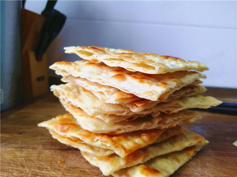 使用电饼铛烙饼不裂的技巧,电饼铛烙饼发硬的小窍门