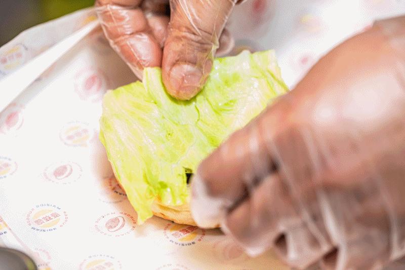 吃过万达金街这家爆火的德式手工汉堡店，满脑子都是再来一次