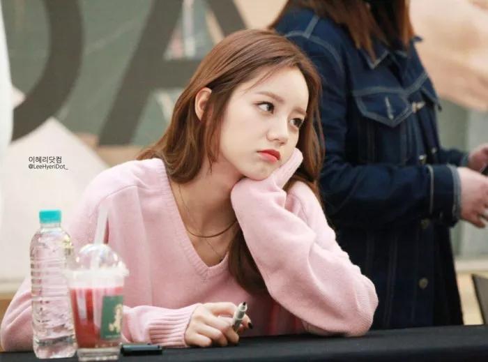 脸大的女生适合什么发型短发,大饼脸短发好打理有气场的发型