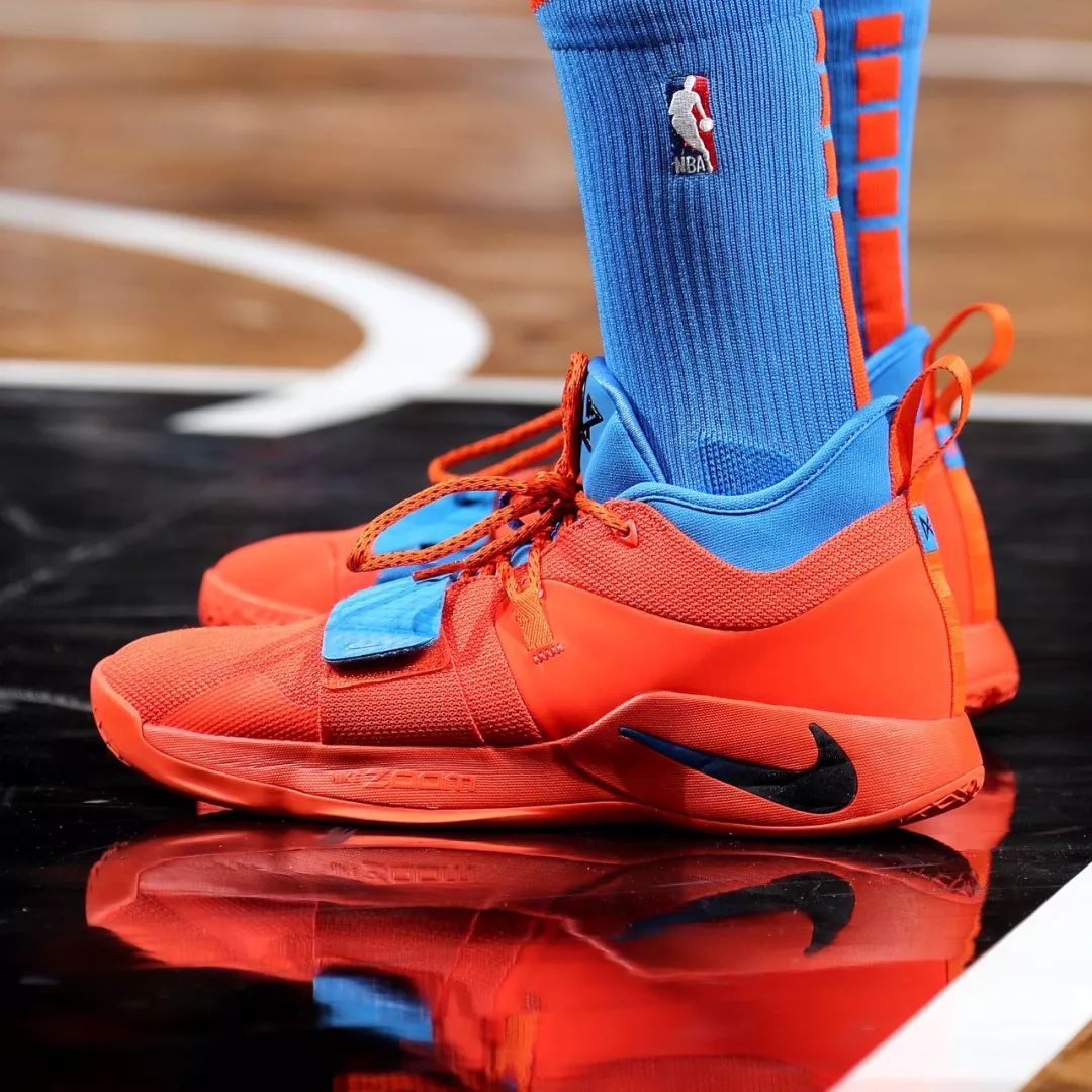 WEN赛场：Curry5助萌神*杀屠**速贷中心威少上脚签名战靴砍大号三双