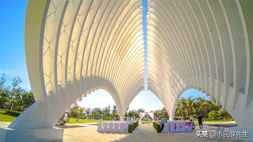 我国第一家七星级酒店，造价36亿楼顶设停机坪，有近千个套房