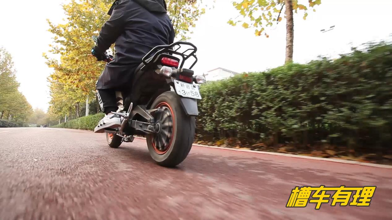 孤独夜里男孩的唯一陪伴，小厂电摩也有的情怀槽车详聊小猴m3！