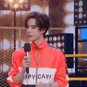 化妆品里的尿素是什么提炼的,化妆品里有尿素的成分是不是激素