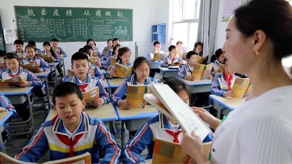 春天的画儿童版一年级下册,童画春天