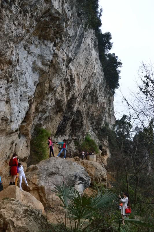 飞来峰为什么是四川飞来的,四川飞来峰在哪里