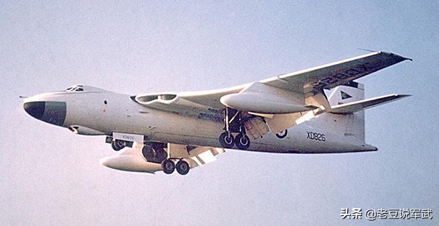 英国轰炸机v型,英国3v轰炸机