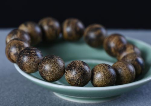 史上最权威的木质文玩手串排行,文玩木质手串最值得入手的