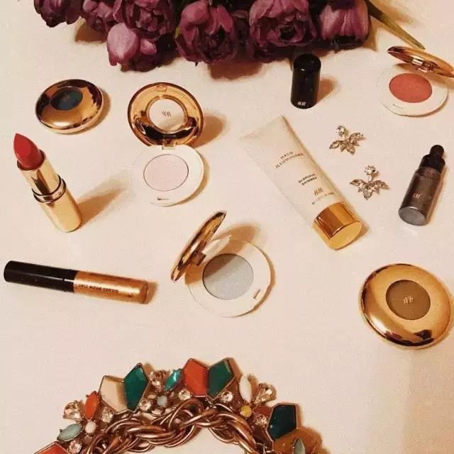 现在流行的美妆,现在比较流行哪些美妆产品