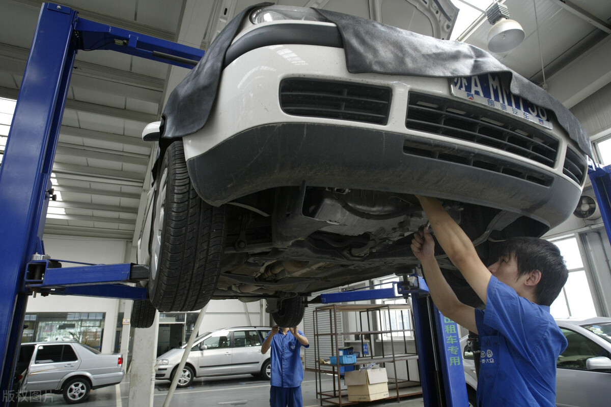 每次保养剩的机油一桶能不能用,汽车机油存放的正确方法