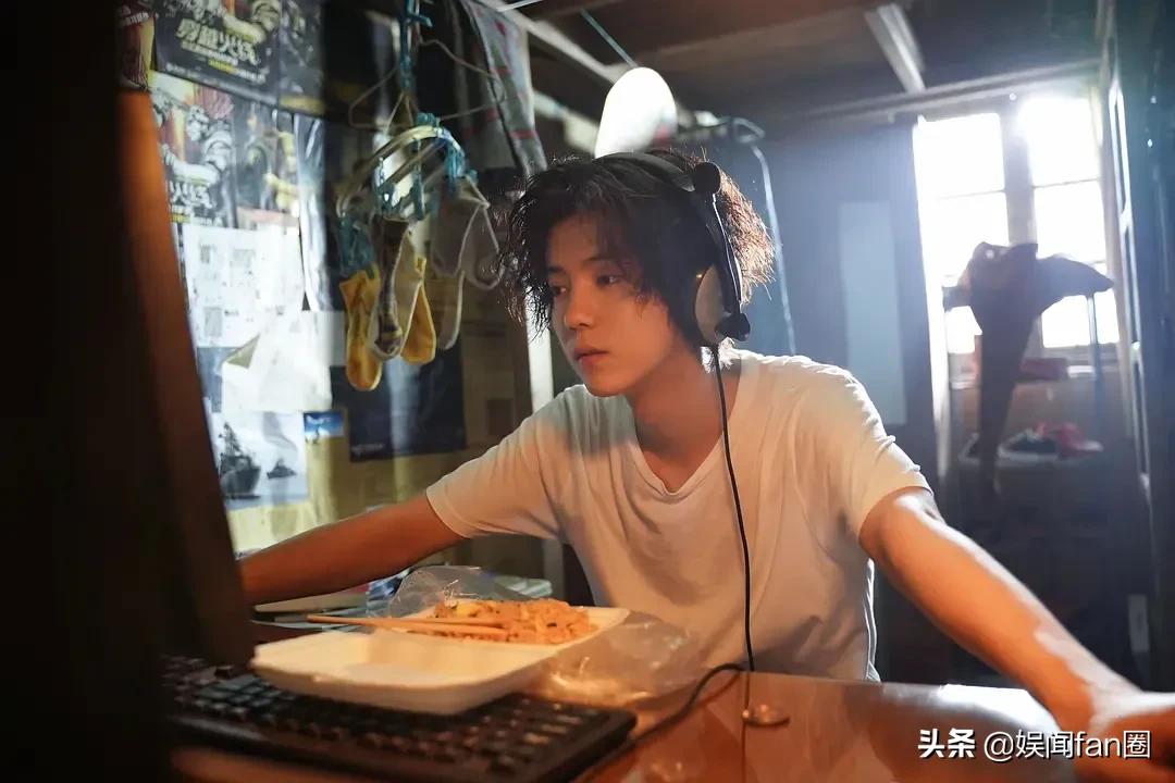 鹿晗关晓彤怎么认识的,热巴鹿晗什么时候认识