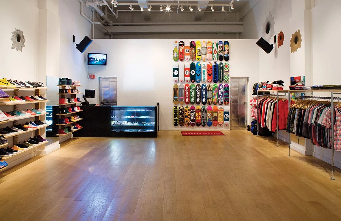 一块红砖打上LOGO卖出天价,顶级潮牌是这么打造的