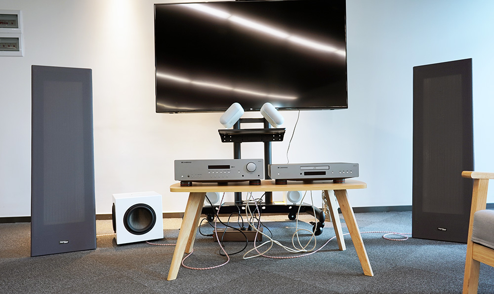 和静电音响不一样？磁力平板音响MagnepanLSR试用