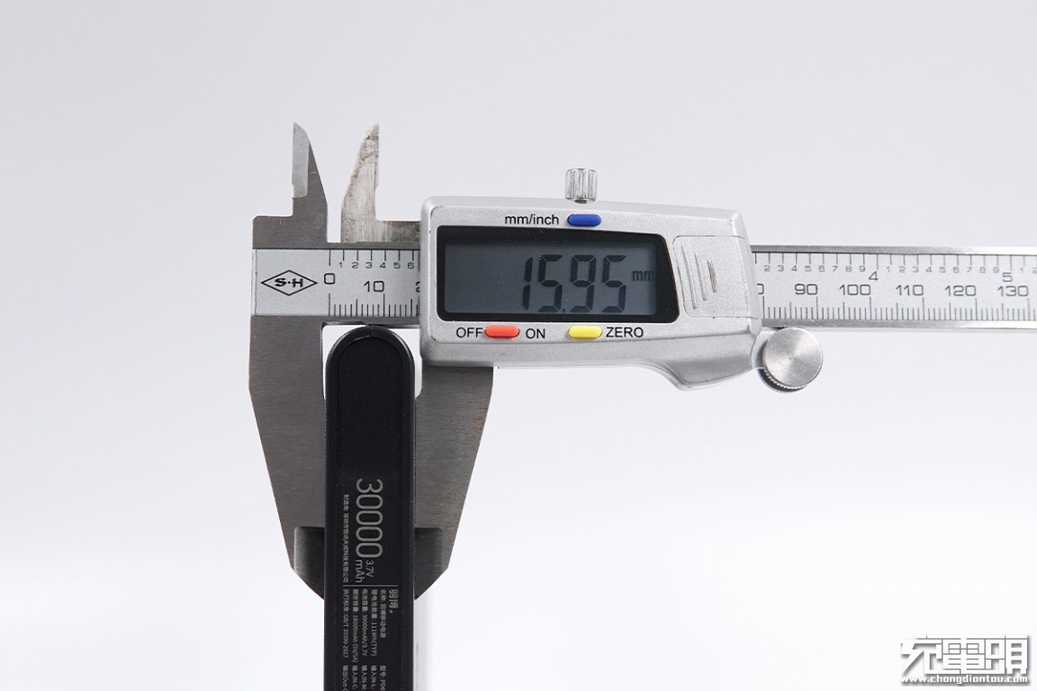 羽博20000毫安充电宝自带线评测,羽博充电宝插电