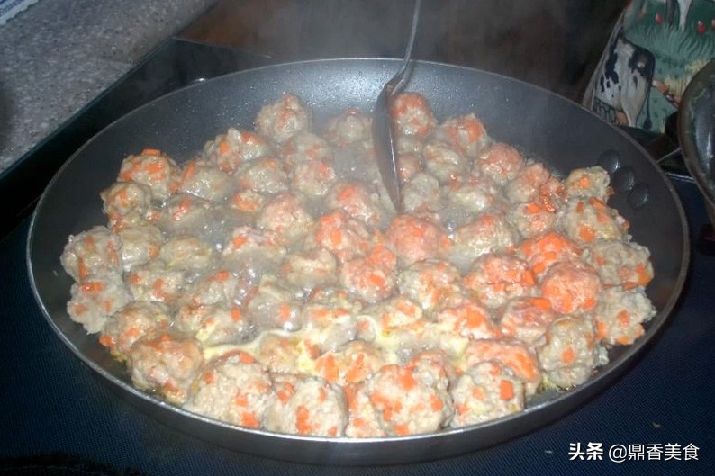 炸牛肉丸子放不放小酥肉粉,炸牛肉丸子不能放什么调料