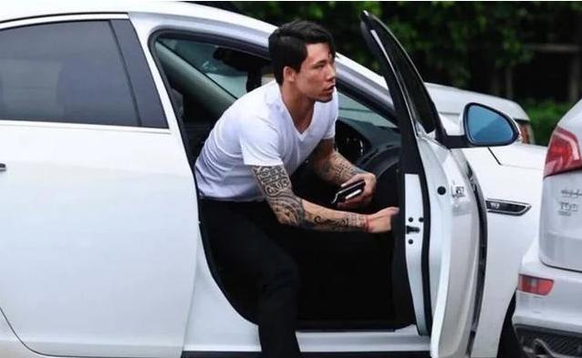 足协最严限薪令对足球发展好吗,足协再次限薪引热议