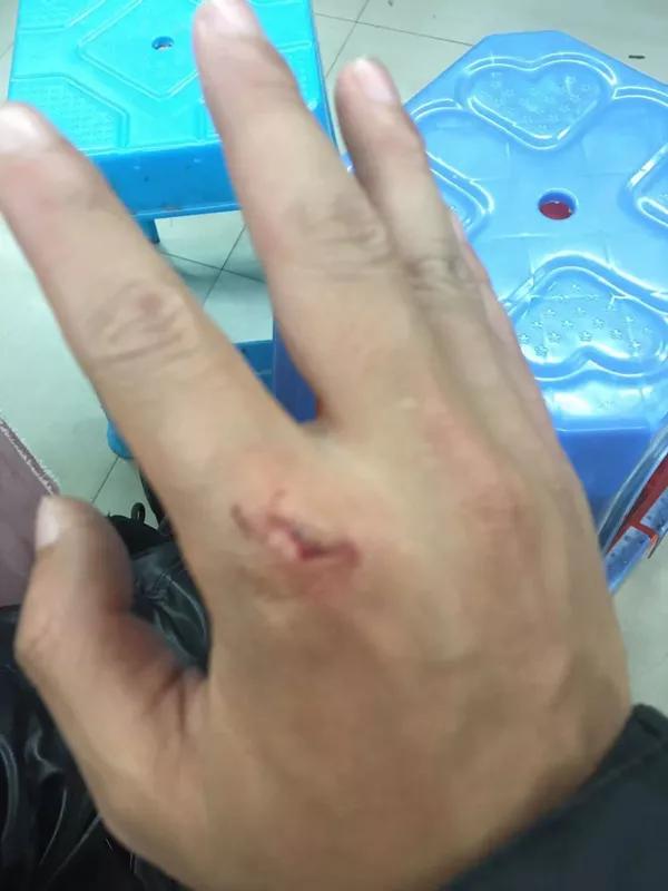 「德州看点」接到“买两个不锈钢脸盆”订单？外卖小哥选择报警……