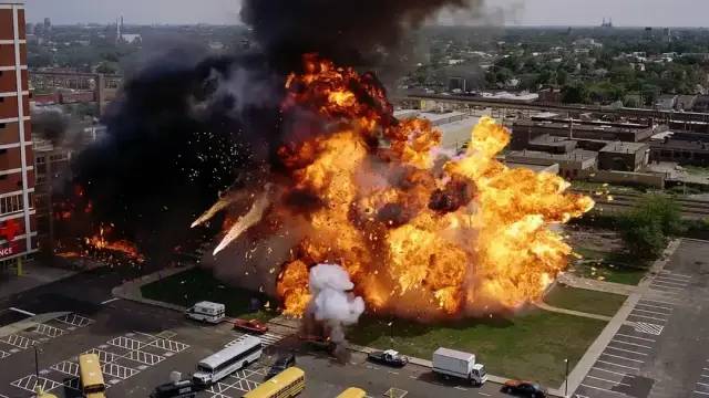 盗梦空间诺兰深度解析,盗梦空间诺兰的成名作